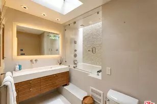 13523 Hartland St, Los Angeles, CA 91405 - Photo 38
