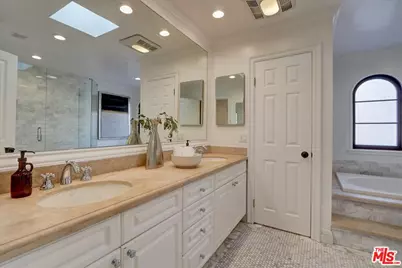 10353 Mississippi Ave, Los Angeles, CA 90025 - Photo 32