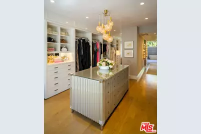 9910 Tower Ln, Los Angeles, CA 90210 - Photo 40