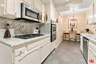 8455 Fountain Ave, West Hollywood, CA 90069 - Photo 10