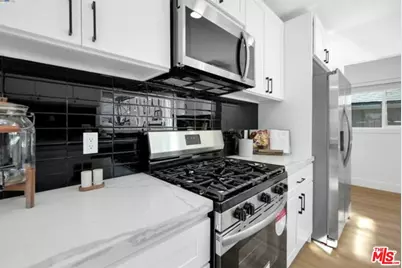 5718 Los Angeles St, Oakland, CA 94608 - Photo 10