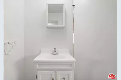 18203 Coastline Dr #2, Malibu, CA 90265 - Photo 20