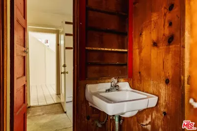 8337 Lookout Mountain Ave, Los Angeles, CA 90046 - Photo 20