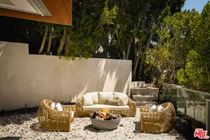 1700 Queens Ct, Los Angeles, CA 90069 - Photo 14