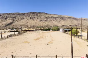 55616 Pipes Canyon Rd, Yucca Valley, CA 92284 - Photo 30