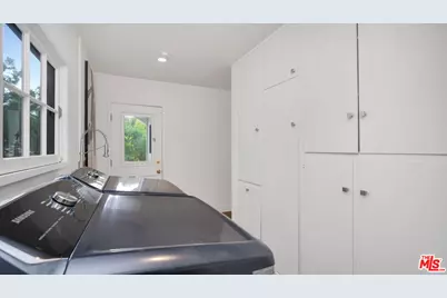 1163 Angelo Dr, Beverly Hills, CA 90210 - Photo 34