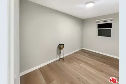 2166 W 29th Pl, Los Angeles, CA 90018 - Photo 10