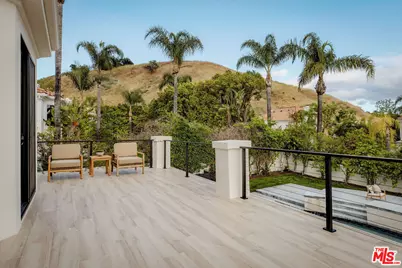 25532 Gaylord Ct, Calabasas, CA 91302 - Photo 28