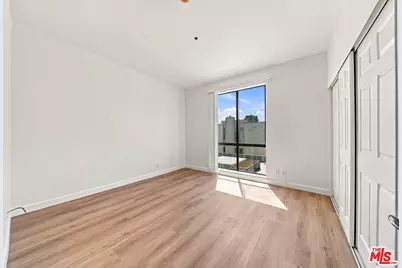 533 S St Andrews Pl #404, Los Angeles, CA 90020 - Photo 8