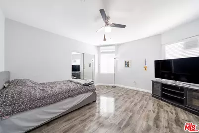 804 W 55th St, Los Angeles, CA 90037 - Photo 14