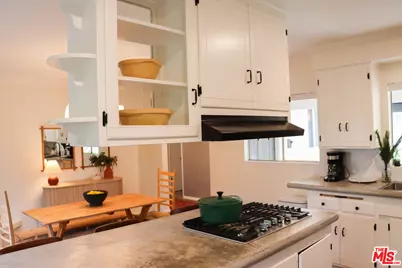 10547 Oklahoma Ave, Los Angeles, CA 91311 - Photo 8