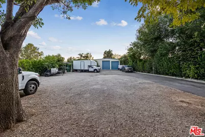10547 Oklahoma Ave, Los Angeles, CA 91311 - Photo 24