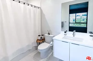 10814 Hortense St, Los Angeles, CA 91602 - Photo 16