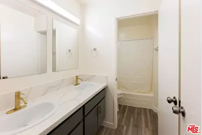 11425 Tiara St, Los Angeles, CA 91601 - Photo 12