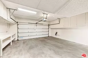 21801 Burbank Blvd, Los Angeles, CA 91367 - Photo 42