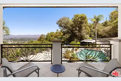 13355 Mulholland Dr, Beverly Hills, CA 90210 - Photo 12