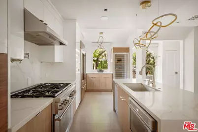 9000 Dorrington Ave, West Hollywood, CA 90048 - Photo 14