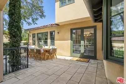 305 S June St, Los Angeles, CA 90004 - Photo 60