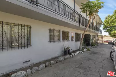 1124 W 117th St, Los Angeles, CA 90044 - Photo 6