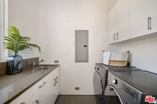 49 Brooks Ave, Venice, CA 90291 - Photo 16
