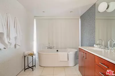 49 Brooks Ave, Venice, CA 90291 - Photo 12