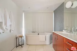 49 Brooks Ave, Venice, CA 90291 - Photo 12