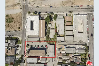 11718 S Budlong Ave, Los Angeles, CA 90044 - Photo 8