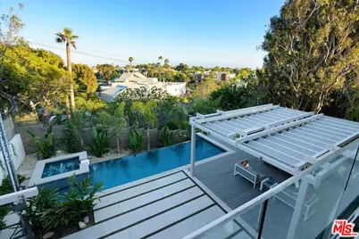 16132 Alcima Ave, Los Angeles, CA 90272 - Photo 8