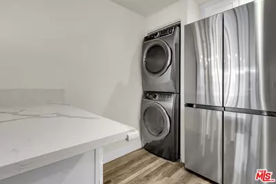 810 S Lucerne Blvd #203, Los Angeles, CA 90005 - Photo 8