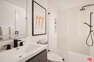 10639 Woodbridge St, Toluca Lake, CA 91602 - Photo 12