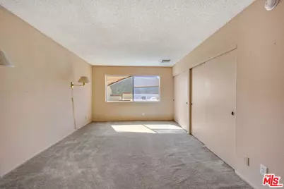 17105 Palisades Cir, Pacific Palisades, CA 90272 - Photo 16