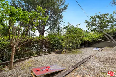 3931 Prospect Ave, Los Angeles, CA 90027 - Photo 26