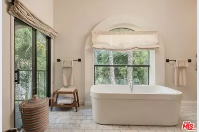 2299 Gloaming Way, Beverly Hills, CA 90210 - Photo 36
