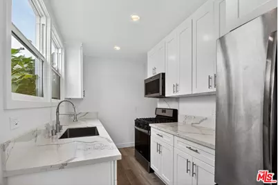 134 S Edgemont St, Los Angeles, CA 90004 - Photo 8