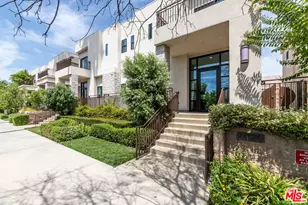 18723 Redwing St, Tarzana, CA 91356 - Photo 2