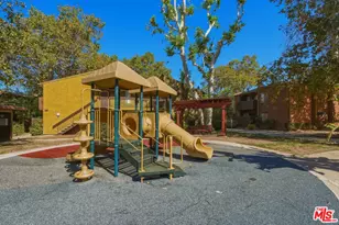 18350 Hatteras St, Tarzana, CA 91356 - Photo 8