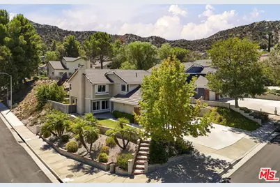 28602 Heather Ln, Castaic, CA 91384 - Photo 1