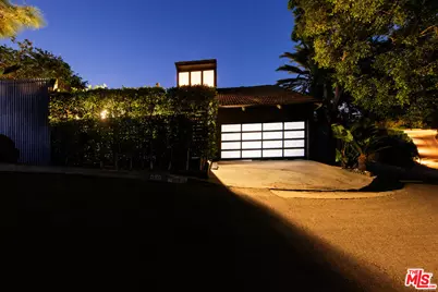 5690 Hill Oak Dr, Los Angeles, CA 90068 - Photo 24