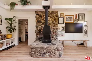 20939 Hillside Dr, Topanga, CA 90290 - Photo 14