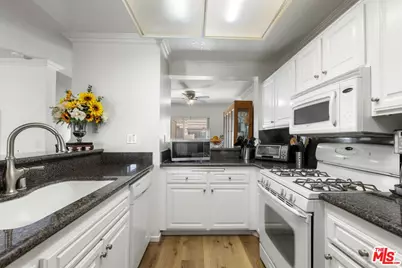302 Via Colinas, Westlake Village, CA 91362 - Photo 18