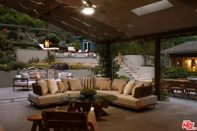 2618 Mandeville Canyon Rd, Los Angeles, CA 90049 - Photo 30