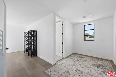 1317 Cabrillo Ave, Los Angeles, CA 90291 - Photo 16