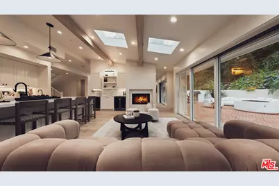 1507 N Bundy Dr, Los Angeles, CA 90049 - Photo 8