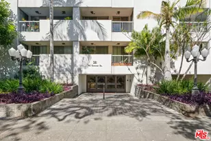 321 N Oakhurst Dr, Beverly Hills, CA 90210 - Photo 24
