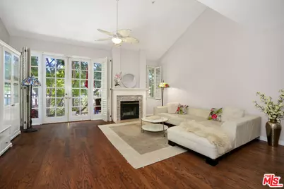 10630 Eastborne Ave #306, Los Angeles, CA 90024 - Photo 4