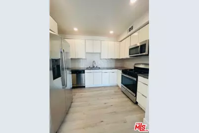 14612 Calvert St #201, Van Nuys, CA 91411 - Photo 4