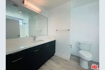 14612 Calvert St #201, Van Nuys, CA 91411 - Photo 12