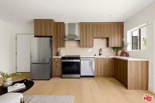 1120 S Lucerne Blvd, Los Angeles, CA 90019 - Photo 24