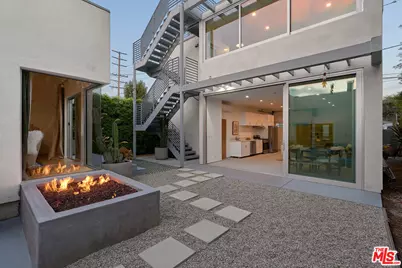 1076 Palms Blvd, Venice, CA 90291 - Photo 16