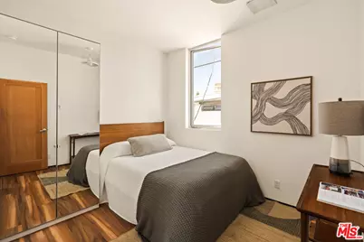 1076 Palms Blvd, Venice, CA 90291 - Photo 24